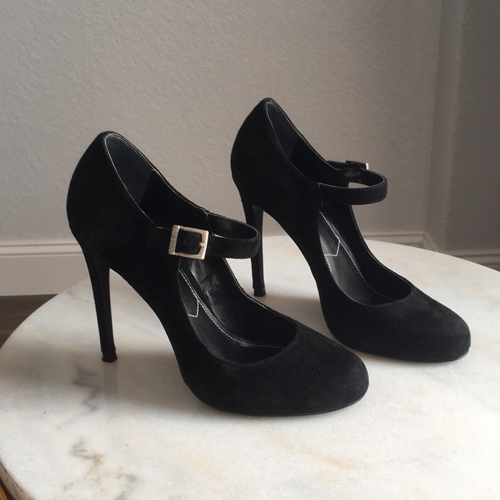 Suede Mary Jane pumps